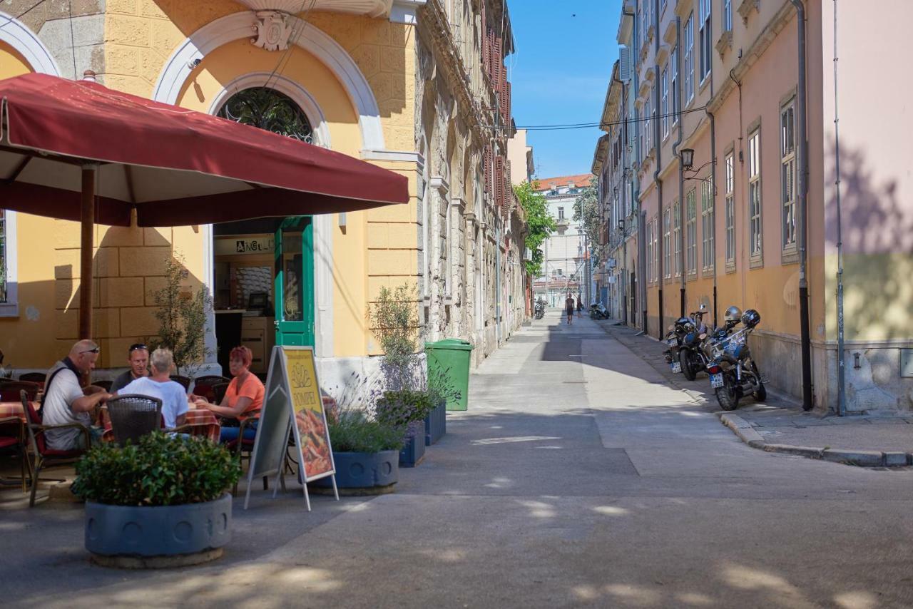 Old City Romanitic Studios 1 With Free Private Parking Pula Exterior foto